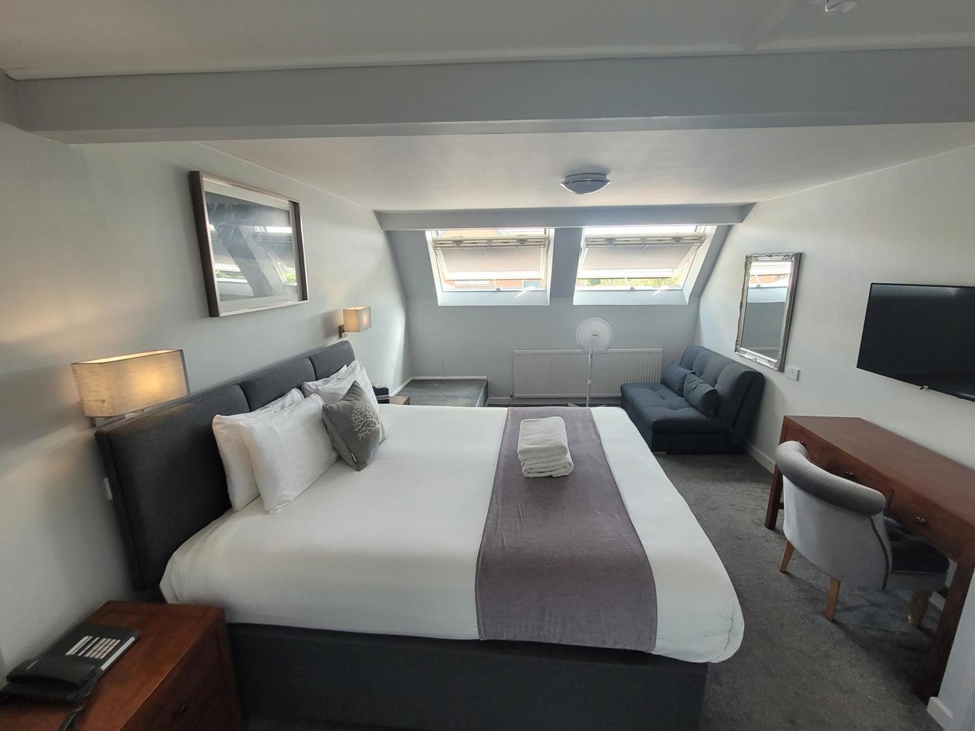 The Beeches Hotel & Leisure Club เวสต์บริดจ์ฟอร์ด ภายนอก รูปภาพ